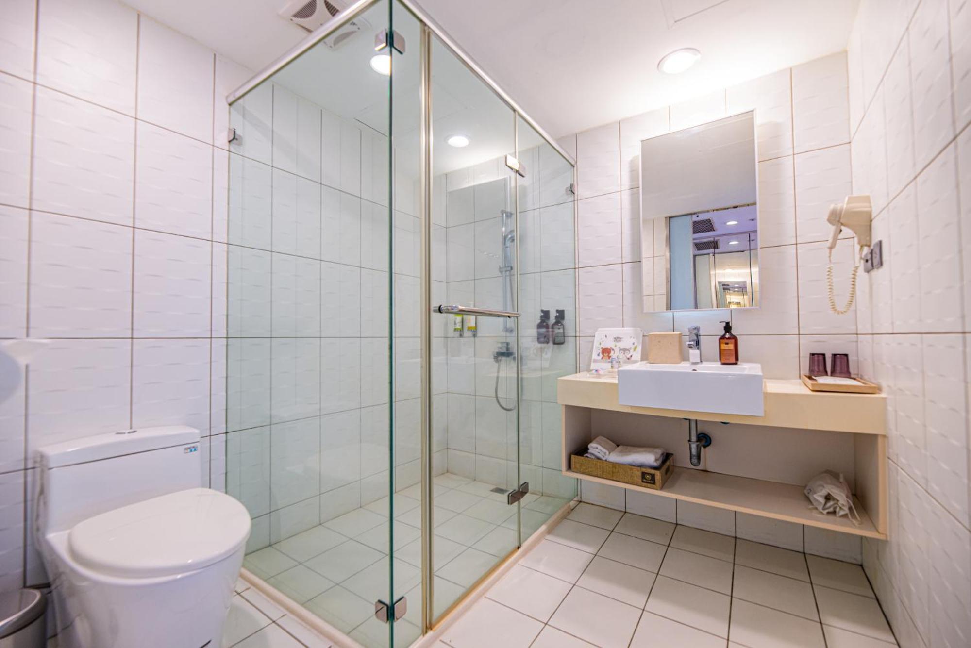 Hotel Leisure Tamsui Bagian luar foto